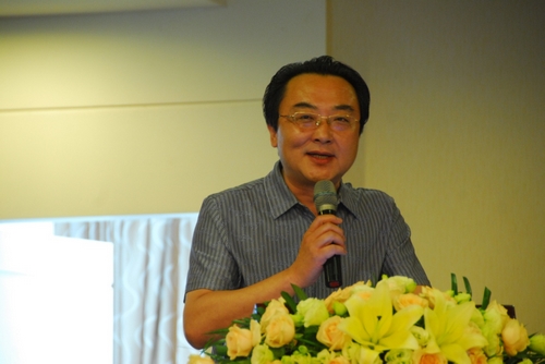 副总经理马志刚致开幕词，表达了对参会代表的感谢和欢迎