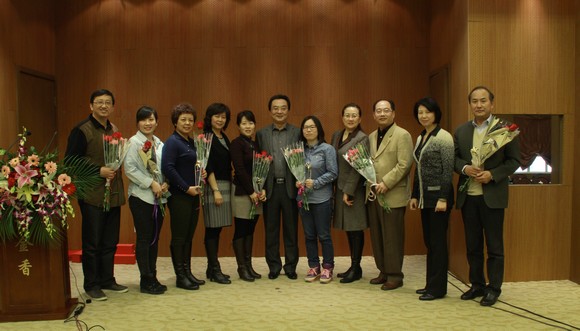 优秀审核员、优秀管理人员与中心领导合影