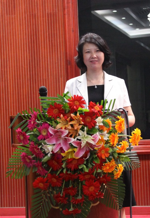 中心总经理 王岳虹